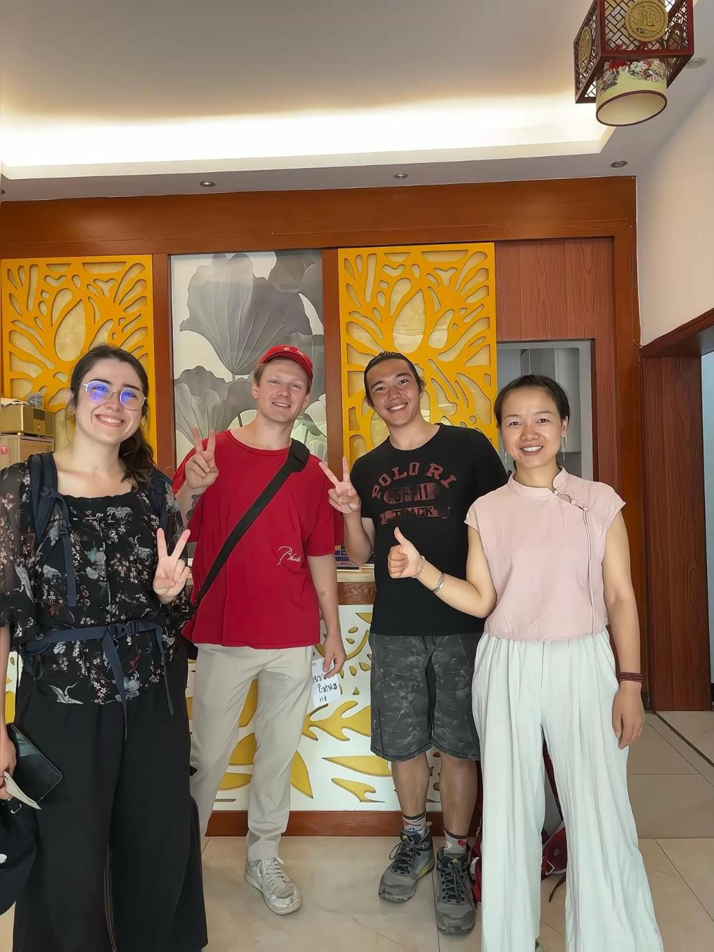 Yijingju Humanistic Inn Чжанцзяцзе Экстерьер фото
